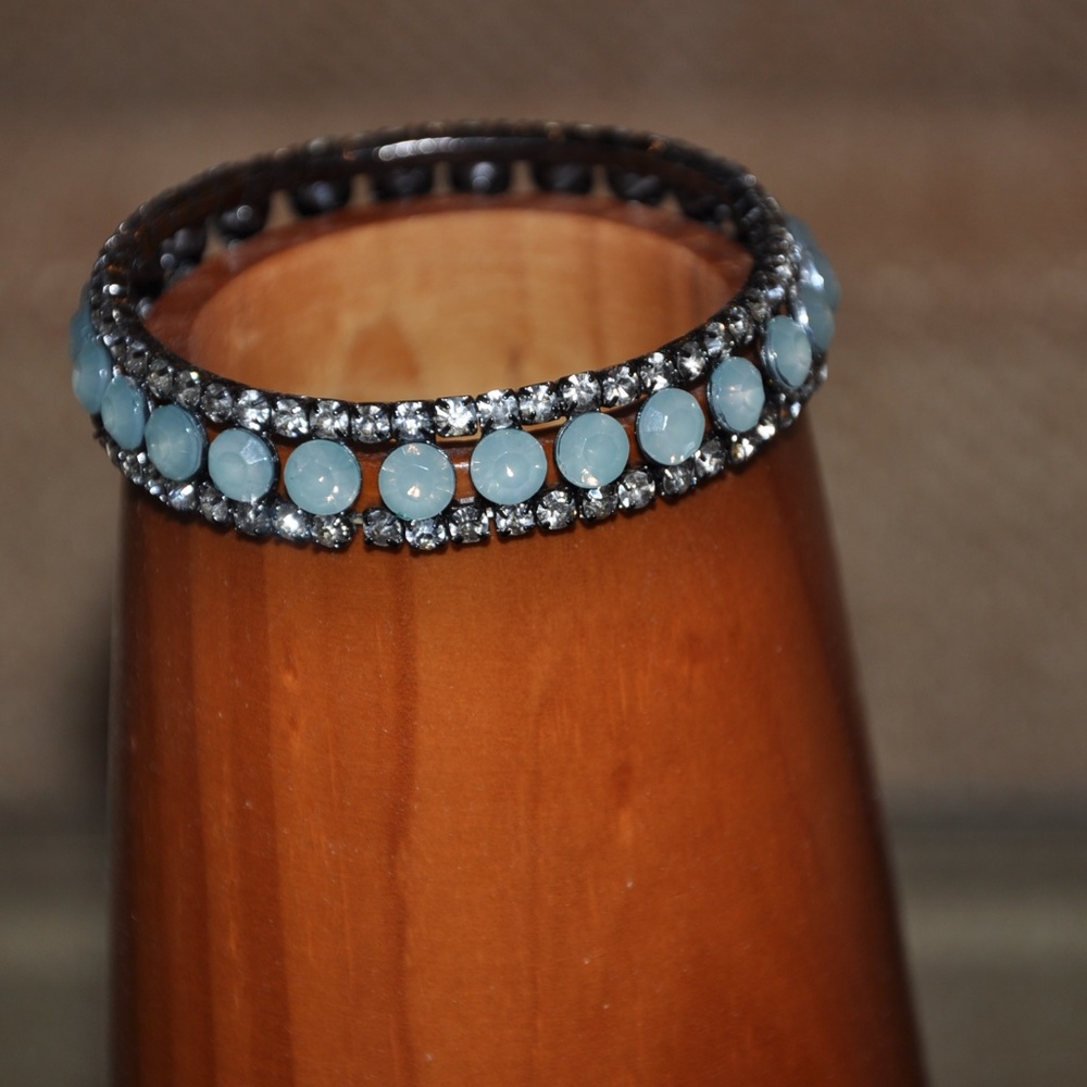 Light Blue/Gray Stone Expandable Bracelet